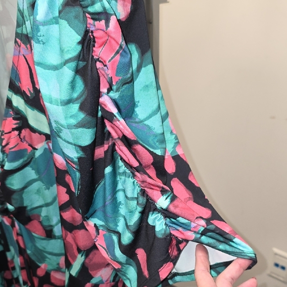 torrid Pastel Floral Top in Mint & Soft Pink - Picture 4 of 10